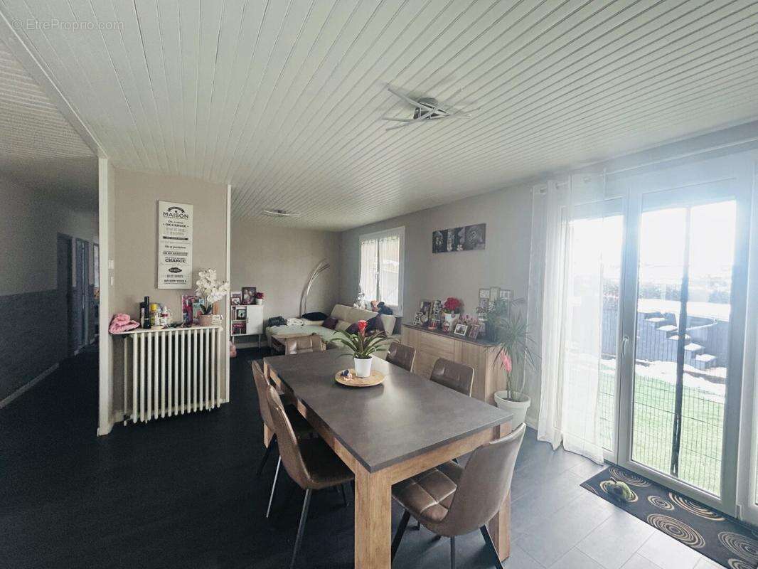 Maison à AUDINCOURT