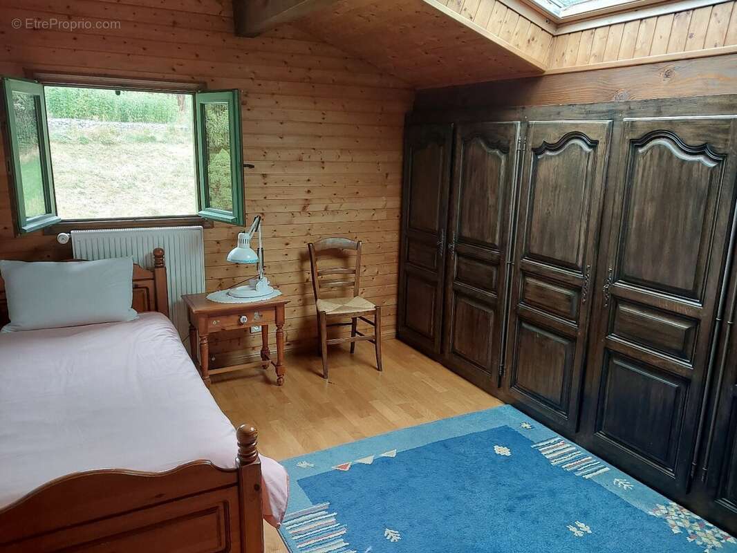 Chalet de 124 m² avec dependance - photo 7