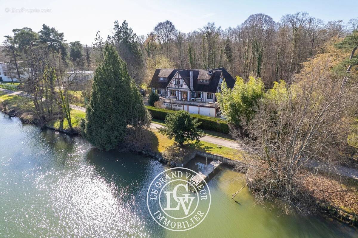 Maison à SAMOIS-SUR-SEINE