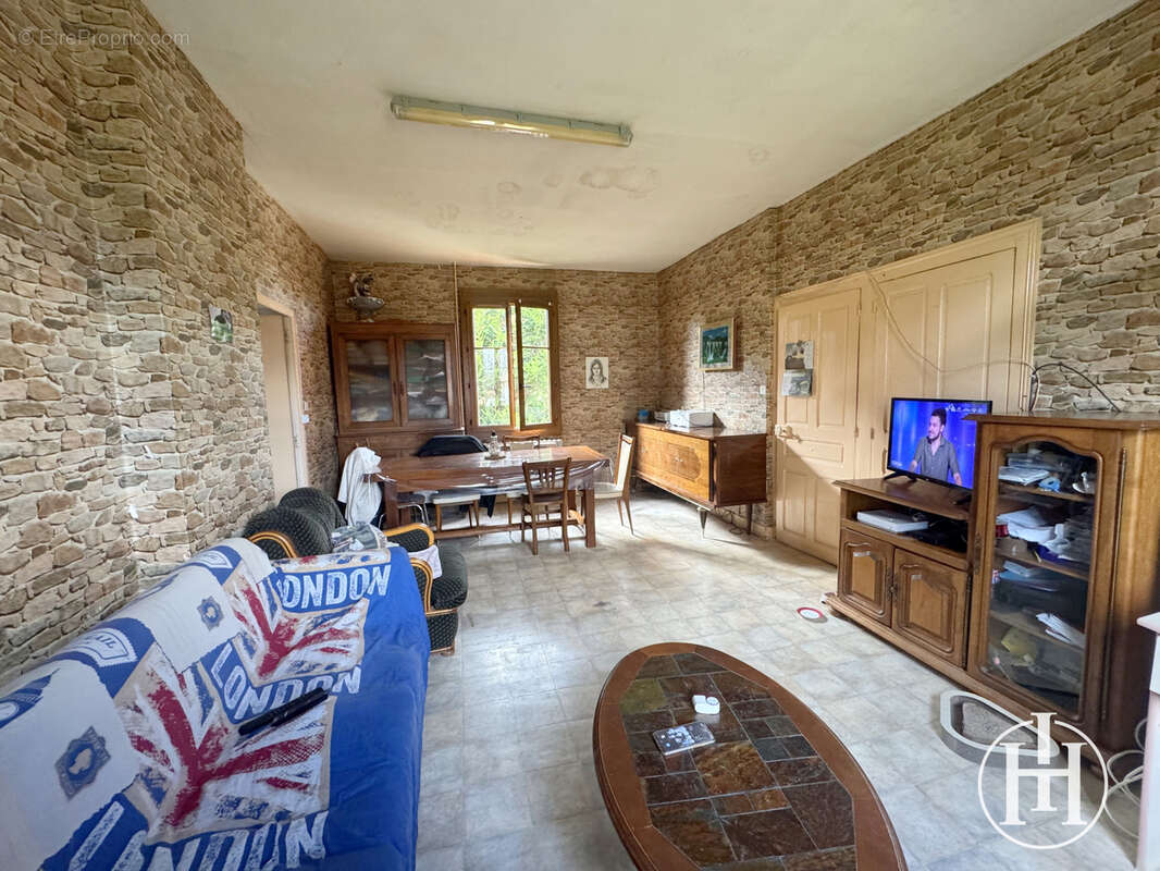 Maison à LURCY-LEVIS