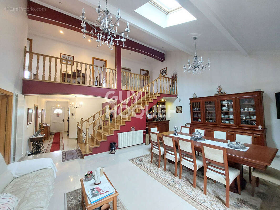 Maison à ROSNY-SOUS-BOIS