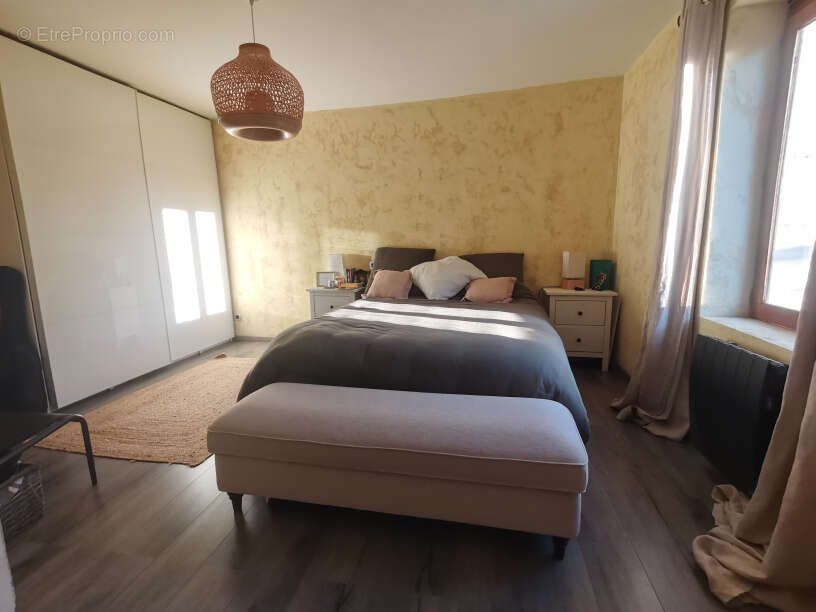 Maison à SAVIGNY-EN-VERON