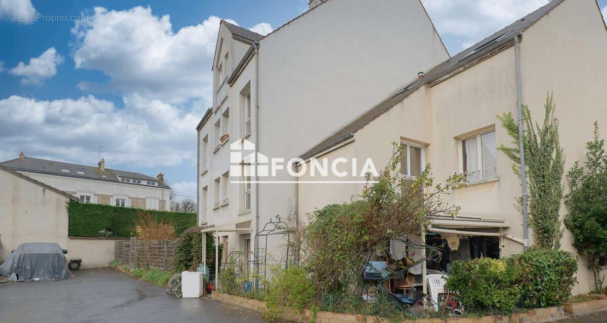 Appartement à CORBEIL-ESSONNES
