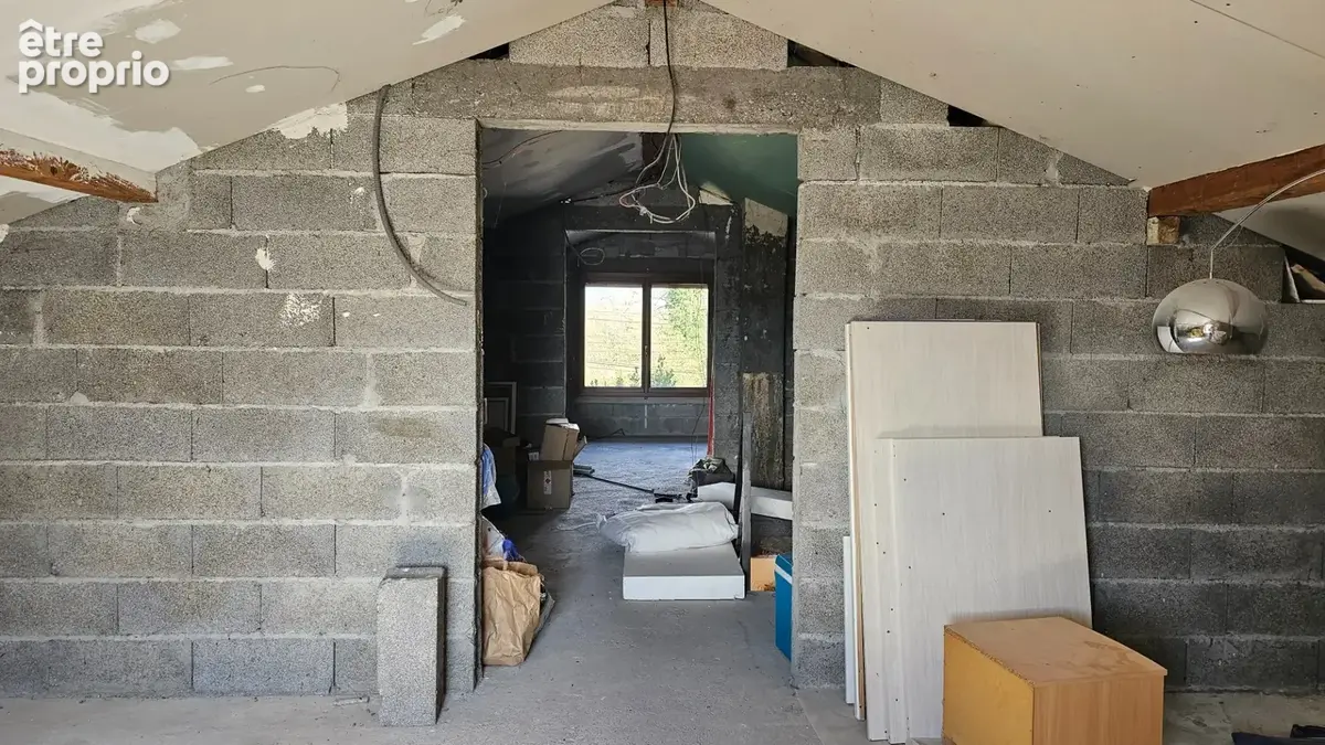 A vendre à CHINDRIEUX, maison individuelle avec fort potentiel d’évolution – Jusqu’à 140 m² habitables. Terrain et garage. Lac d - photo 15