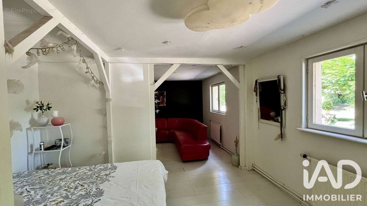 Maison 175 m² à Conty  - photo 9