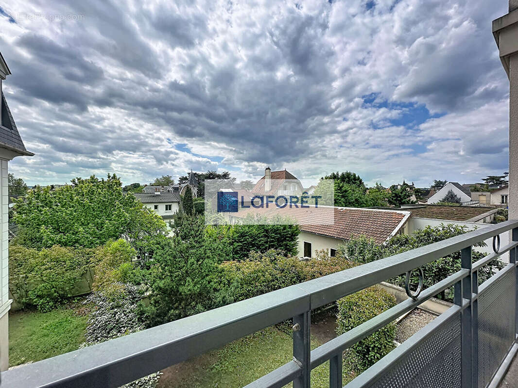 Appartement à SARTROUVILLE
