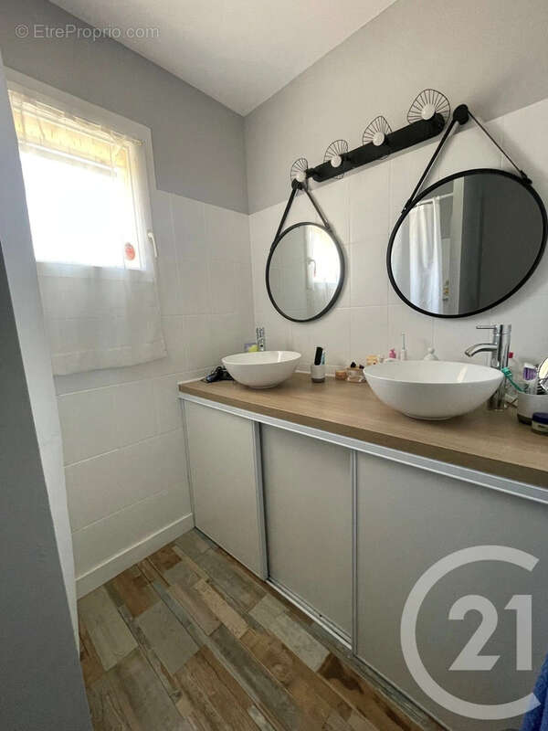 Maison 85 m² à Coutras  - photo 4
