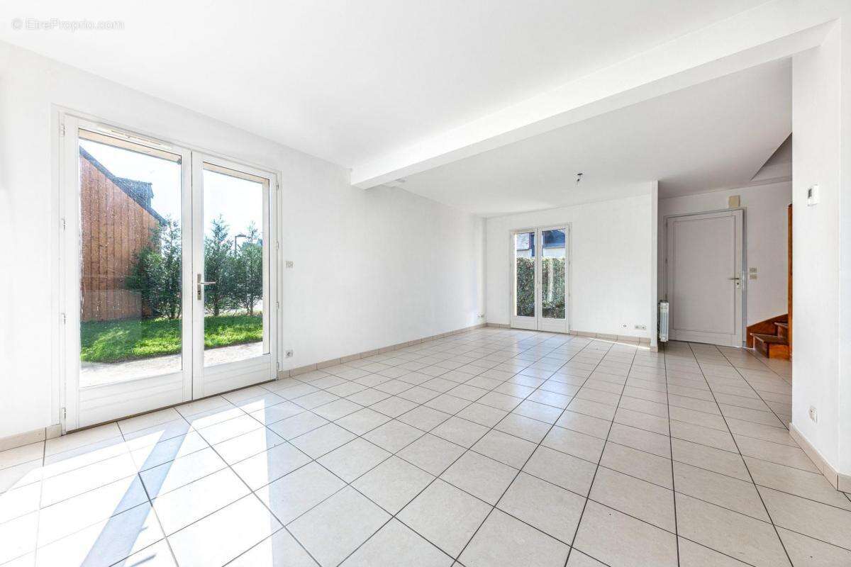 Maison à SAINT-JOUAN-DES-GUERETS