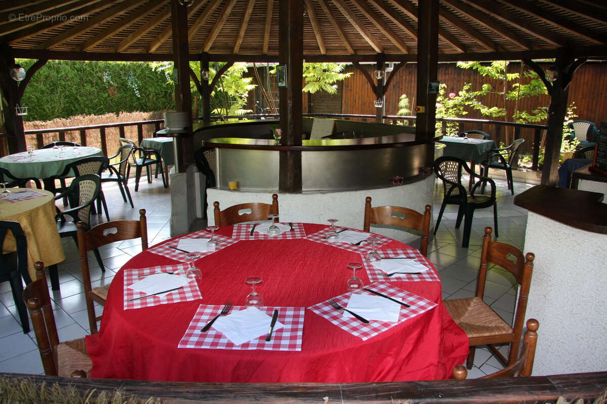 Commerce à SAINT-SATUR