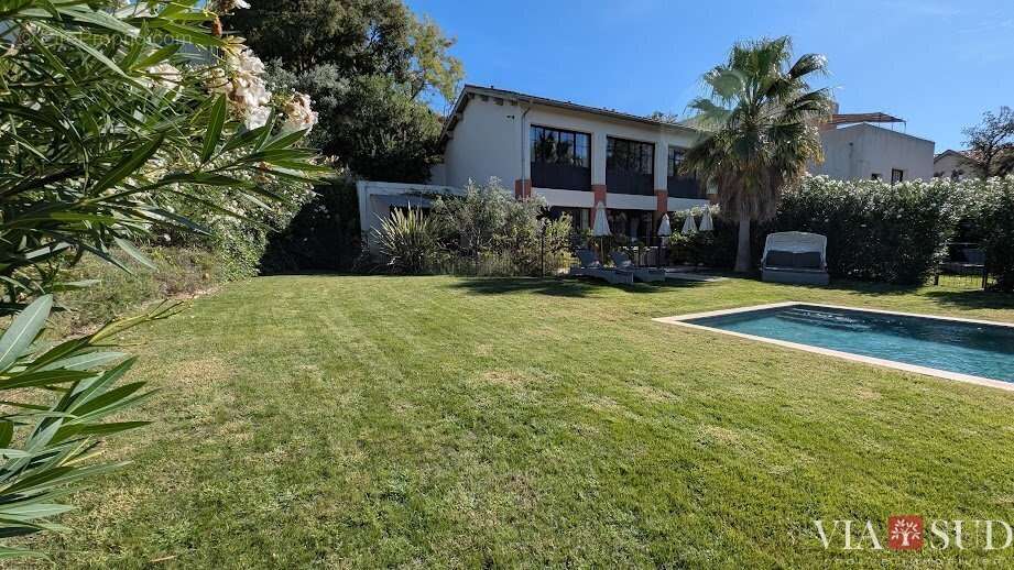 Appartement à PUISSALICON