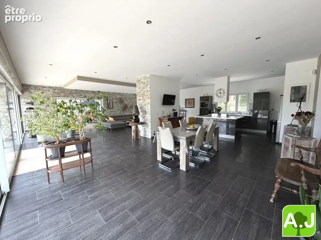 Maison 7 pièces 311 m² à vendre à Anet (28260) - photo 4
