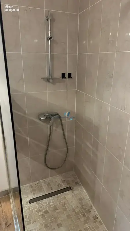Cuges-les-pins centre   local commercial + appartement duplex   103 m2 - photo 13