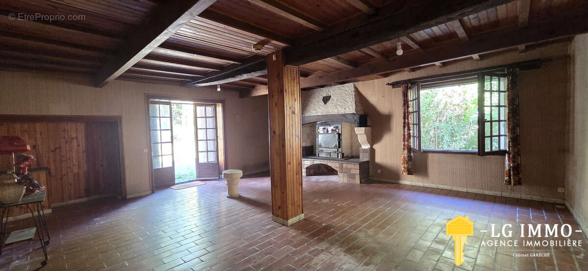 Maison charentaise de 153 m2 + dépendances et jardin - photo 7