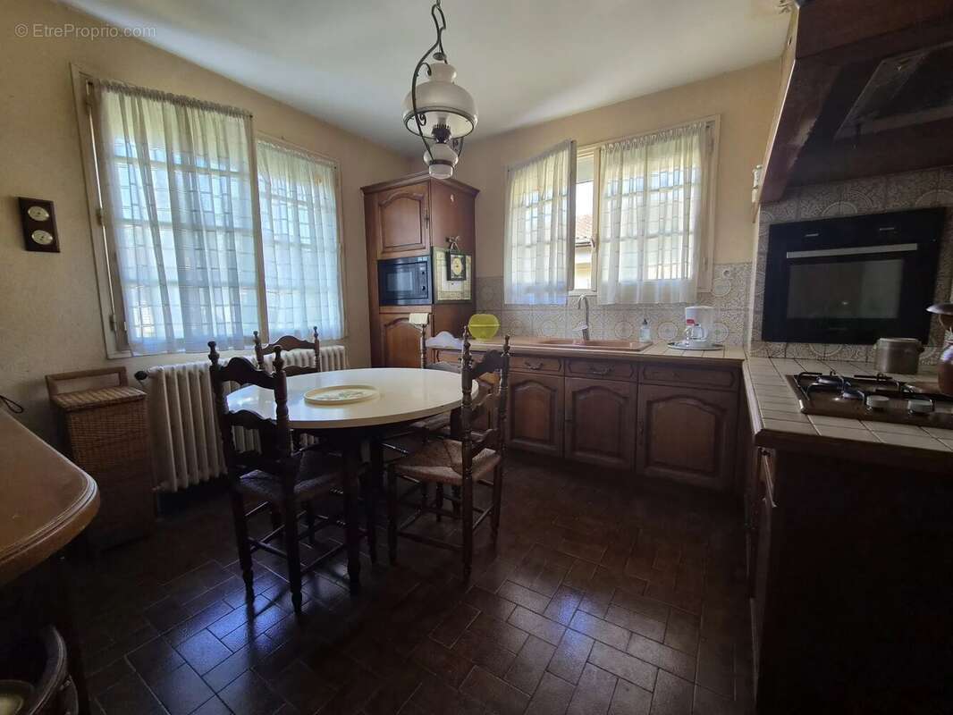 Villa familiale aux beaux volumes – Quartier résidentiel prisé - photo 7