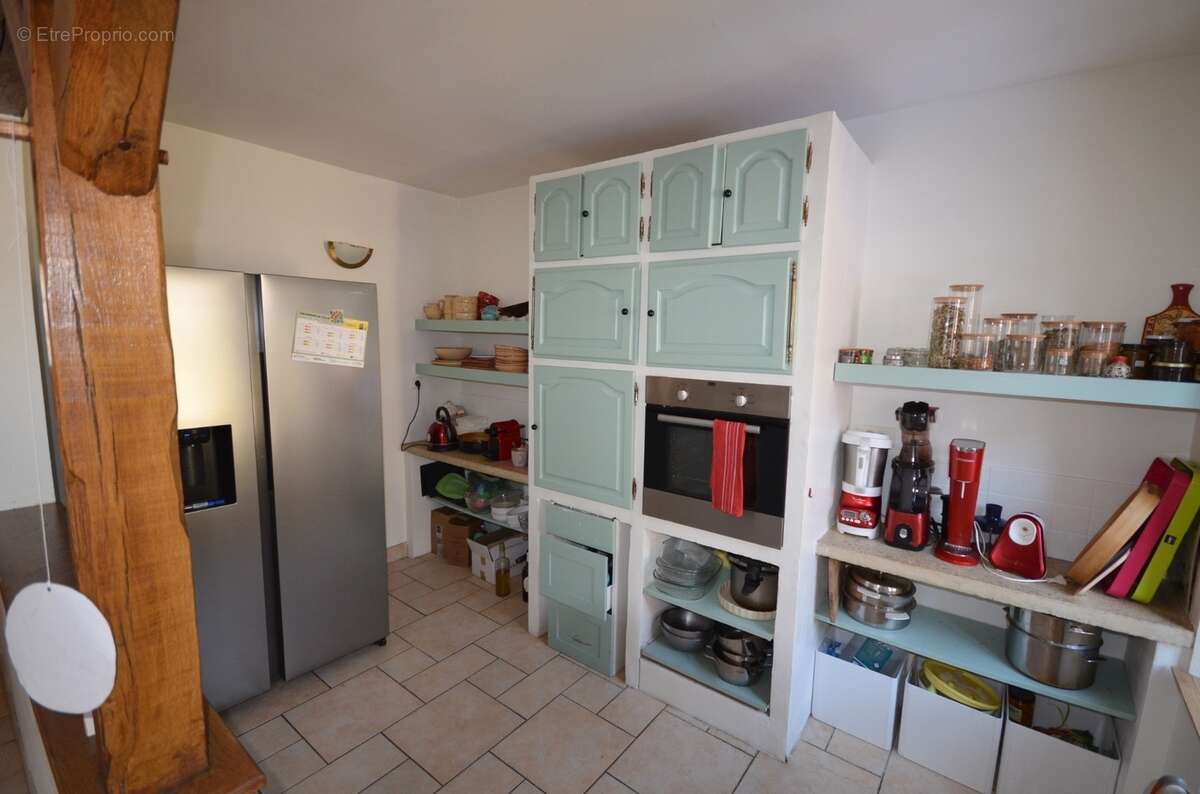 Proche de CHATILLON SUR MARNE (51) à vendre Belle maison en pierre rénovée avec dépendance - photo 4