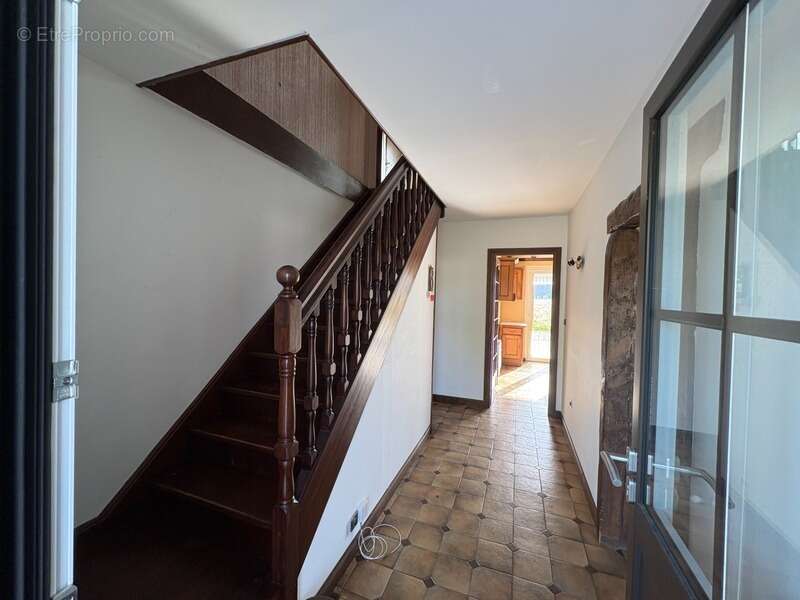Maison à rénover avec vie de plain-pied 4 Chambres sur sous-sol dans le bourg de SAINT-VIGOR-D'YMONVILLE (76430) - photo 6