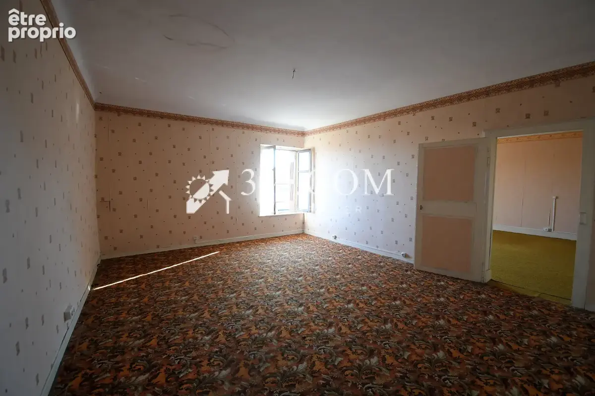 Maison de village avec 3 chambres, jardin de 530 m2, garage et dépendances - photo 19