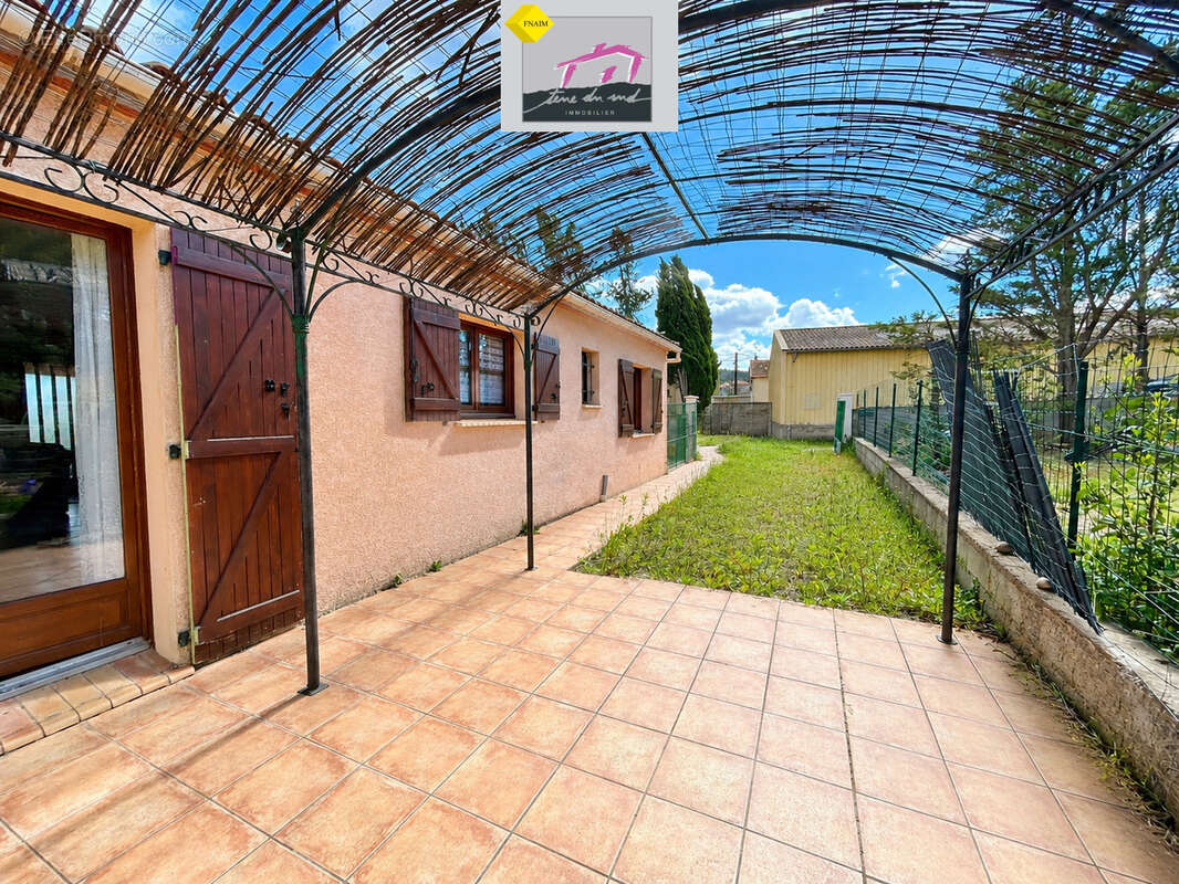 Villa de plain pied avec jardin et garage - photo 6