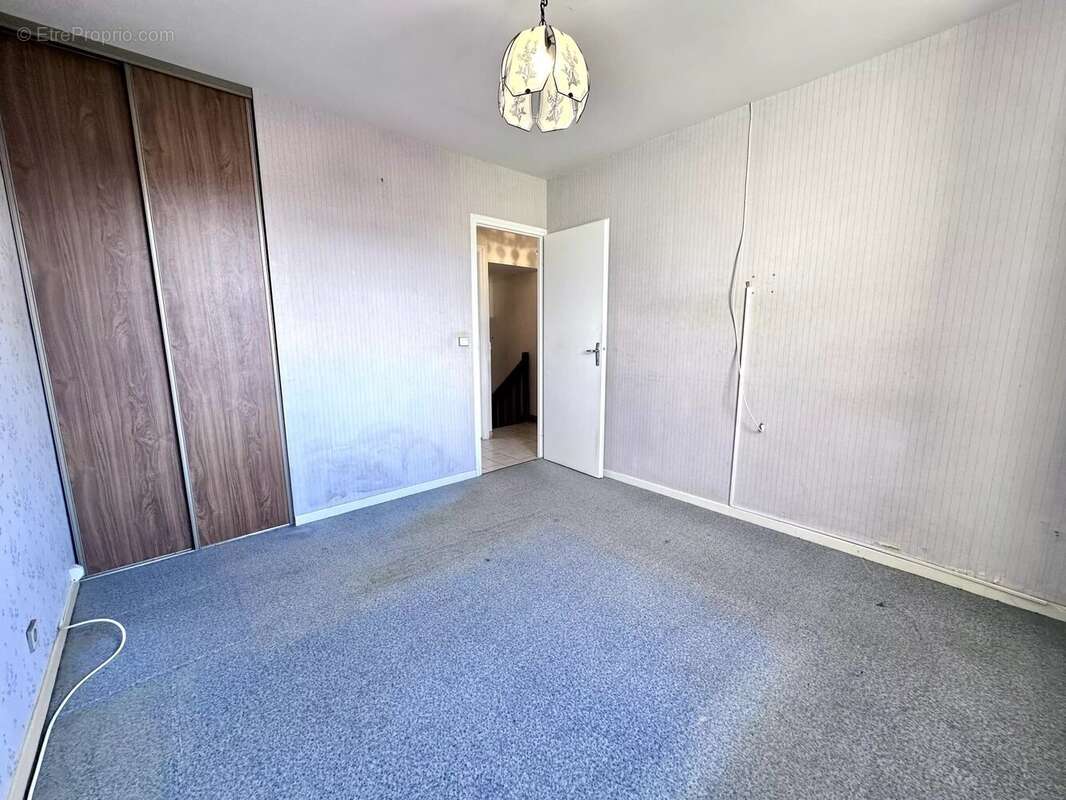 Maison à VILLENEUVE-DE-LA-RAHO