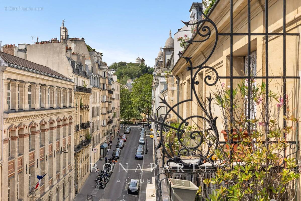 Appartement à PARIS-9E