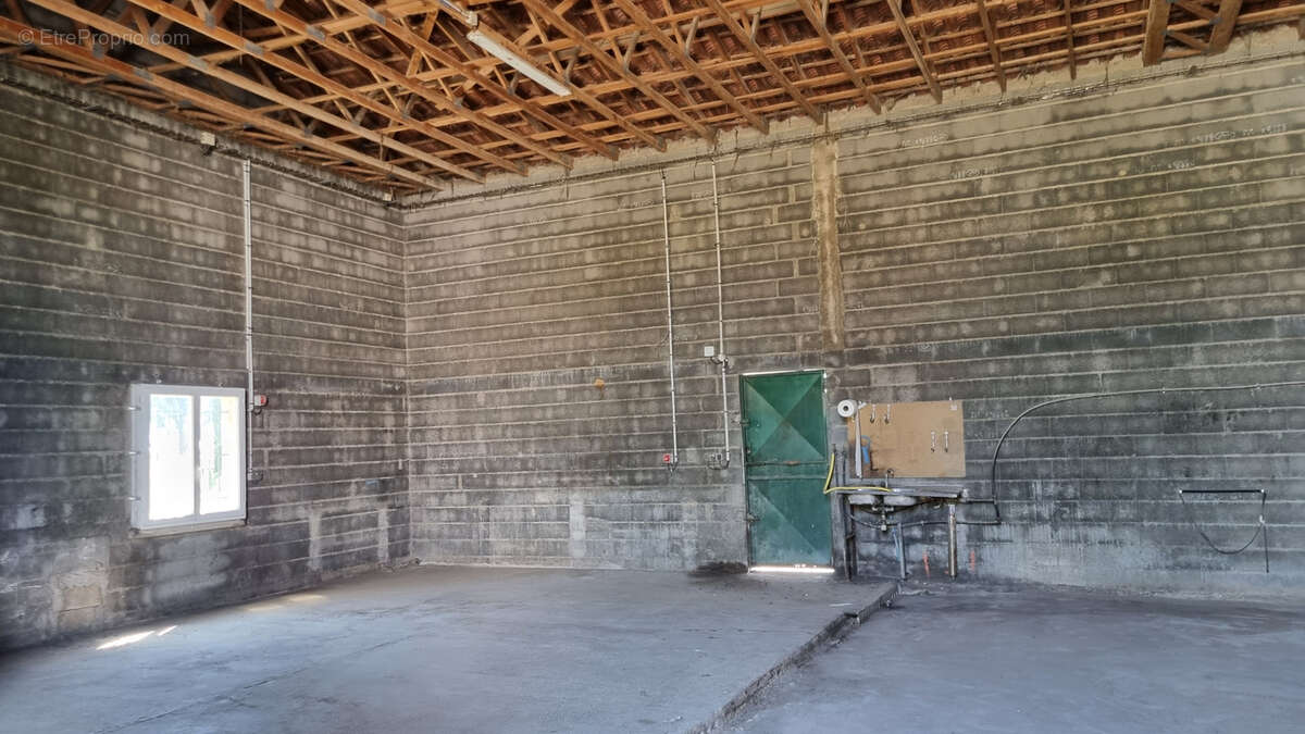 Parking à PUISSALICON