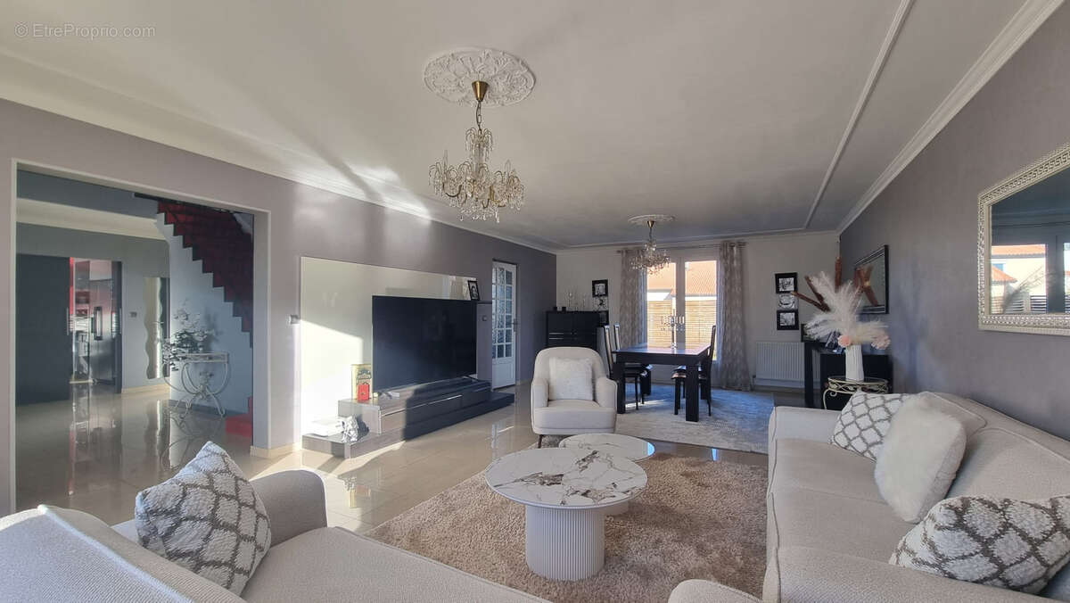 Maison à PONT-DU-CHATEAU