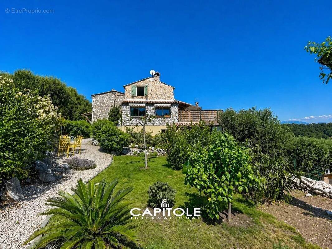Maison à ROQUEFORT-LES-PINS