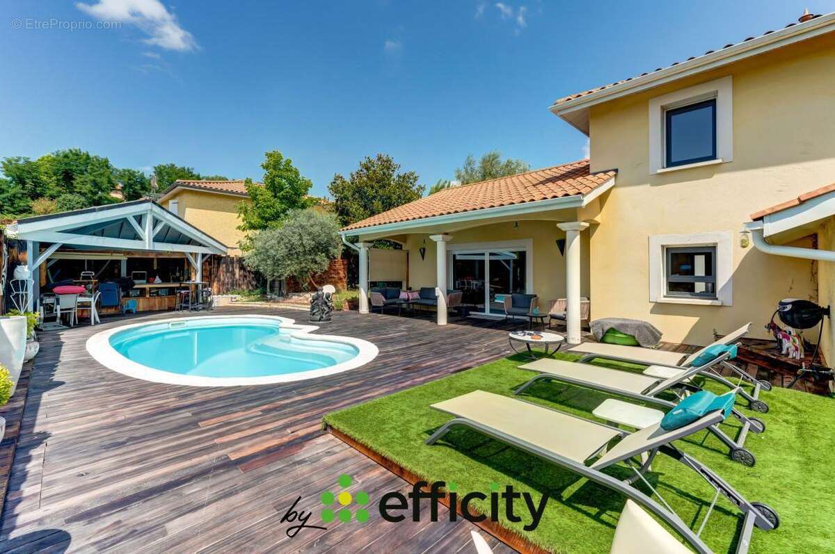 Maison 183 m² à Genas  - photo 2