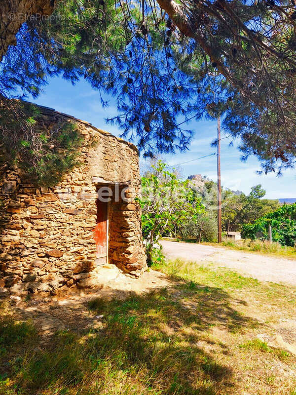 Maison à MONTSERET