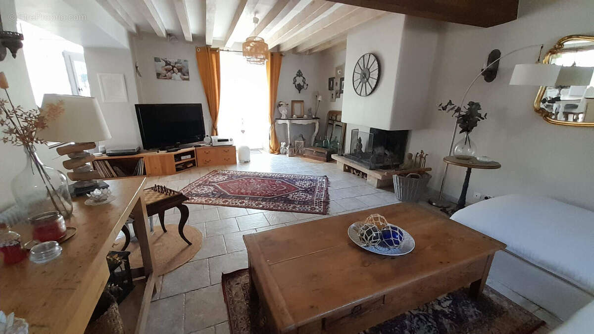 Maison à LIMOURS