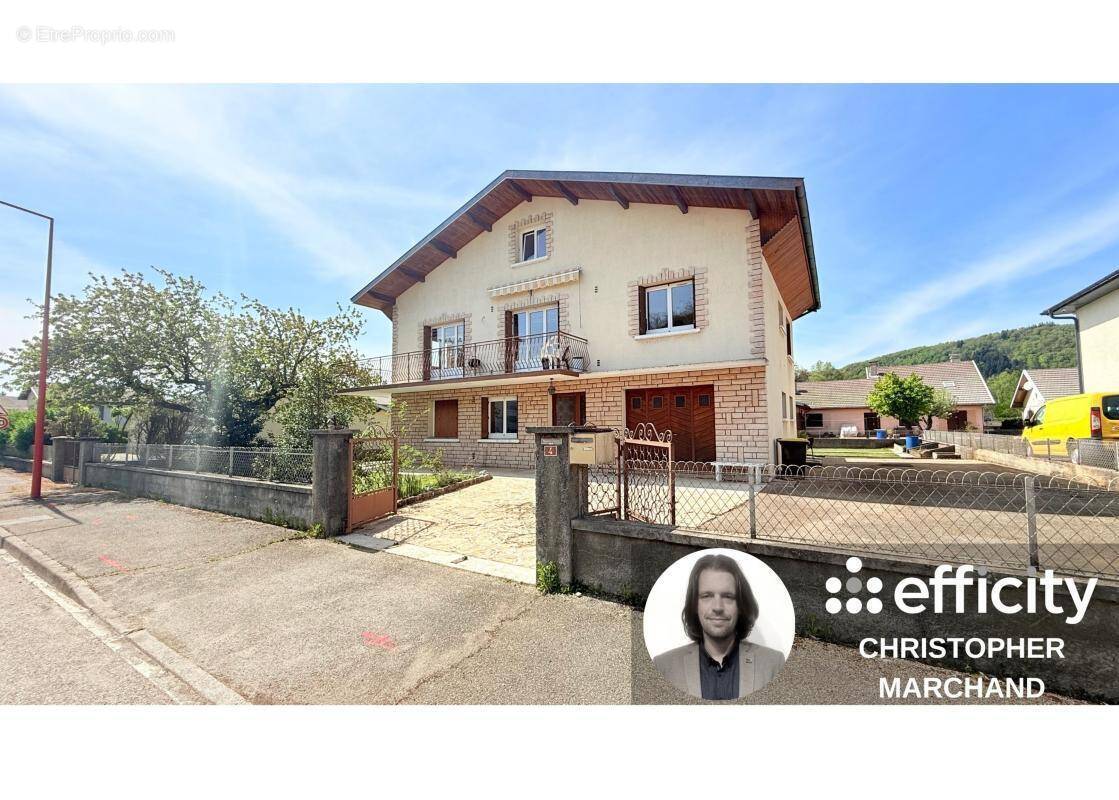 Maison à MONTREAL-LA-CLUSE