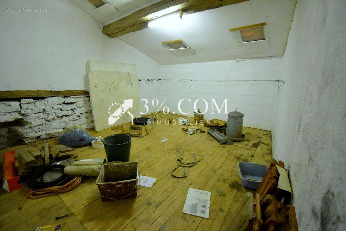 Maison de caractère de 280 m2 à rénover sur un terrain d'env - photo 22