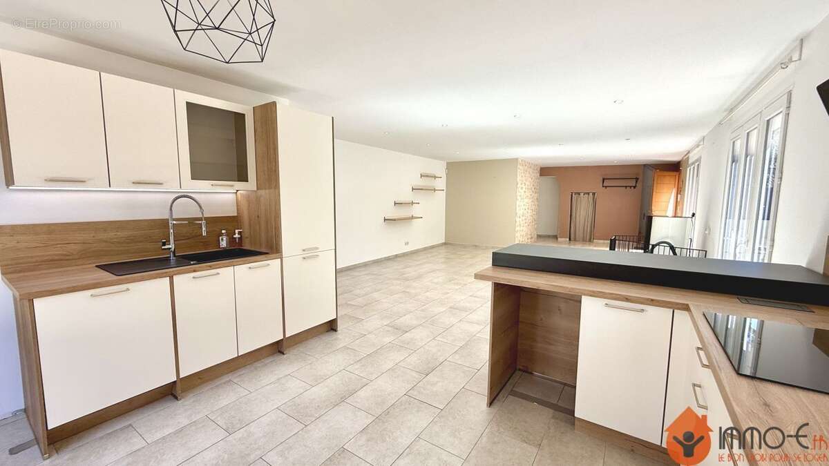 Maison à MAGNY-LE-HONGRE