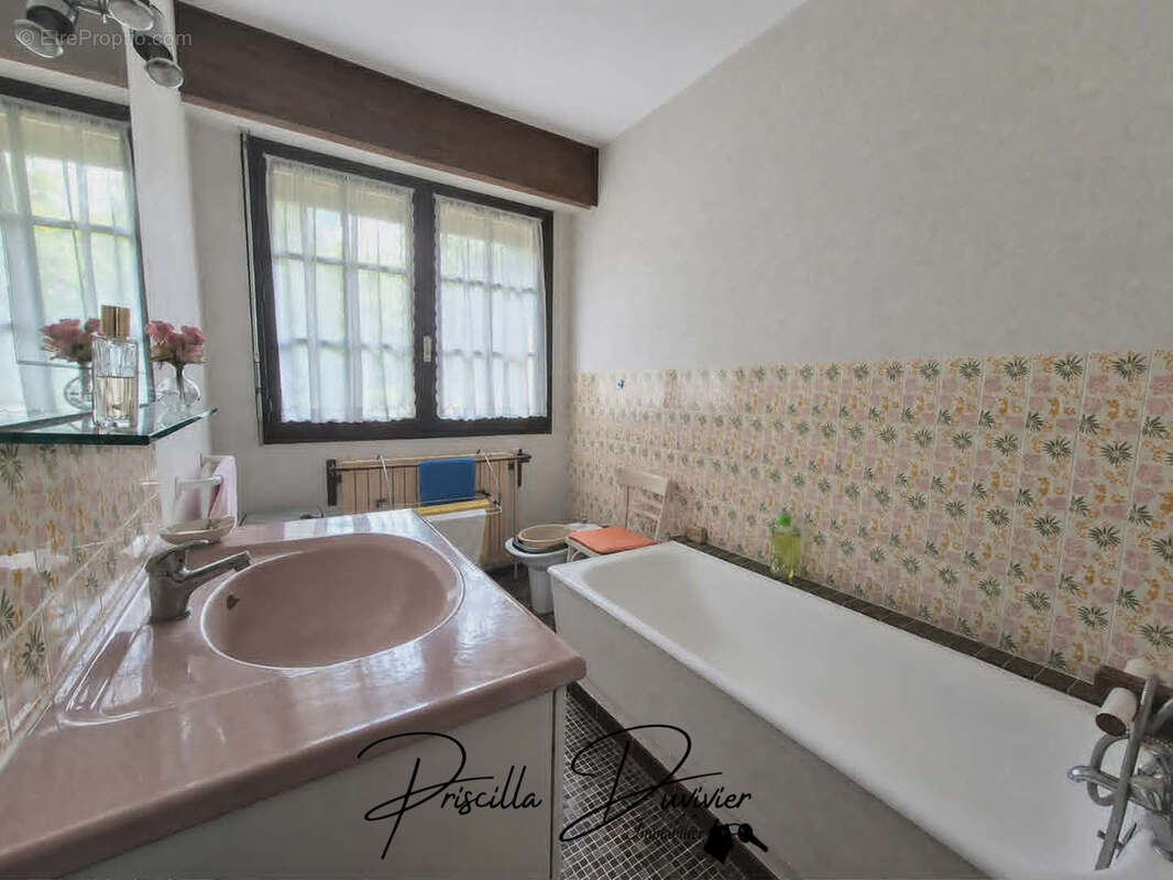 Maison à CIRES-LES-MELLO