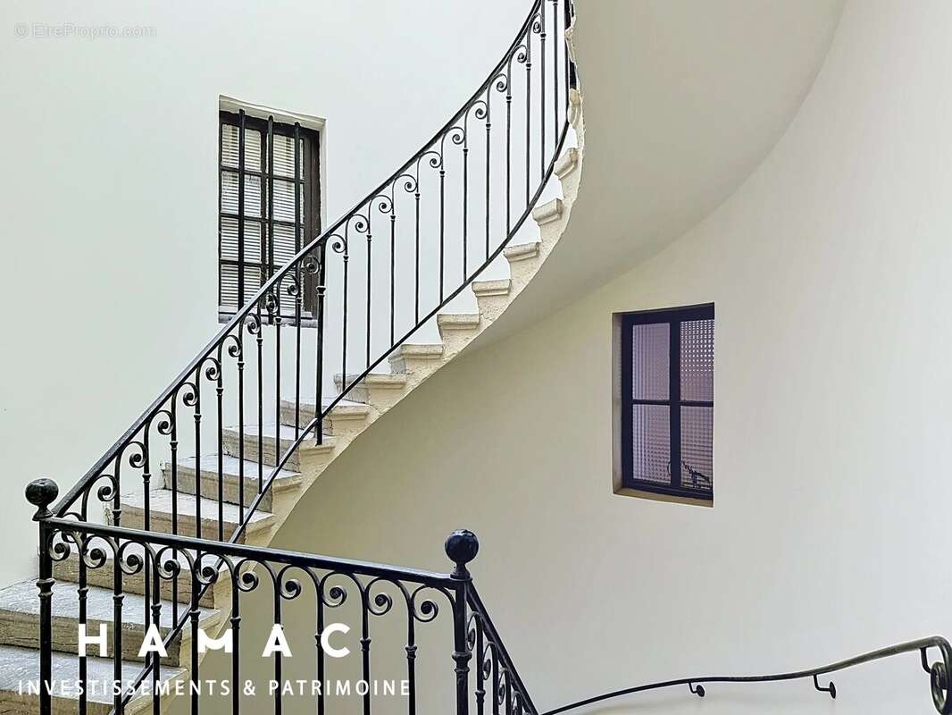 Appartement à GREZIEU-LA-VARENNE