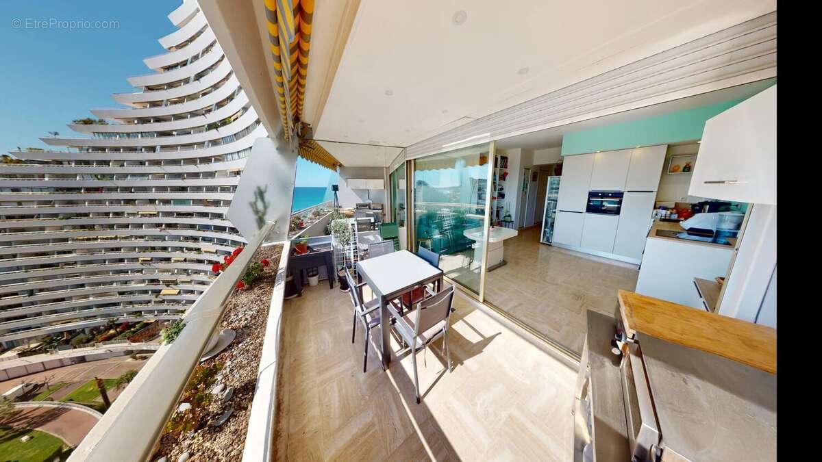 Appartement à VILLENEUVE-LOUBET