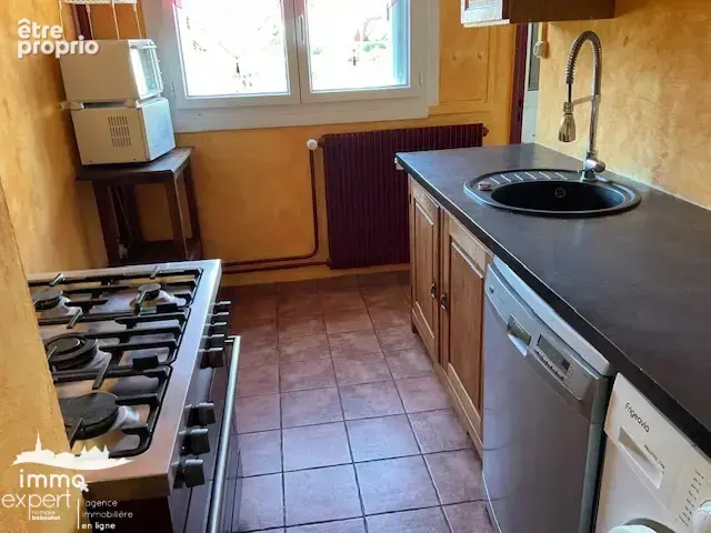 CONTREXEVILLE, Bel Appartement T5 très lumineux, en 1er étage,  situé au calme et proche des commodités ! - photo 3