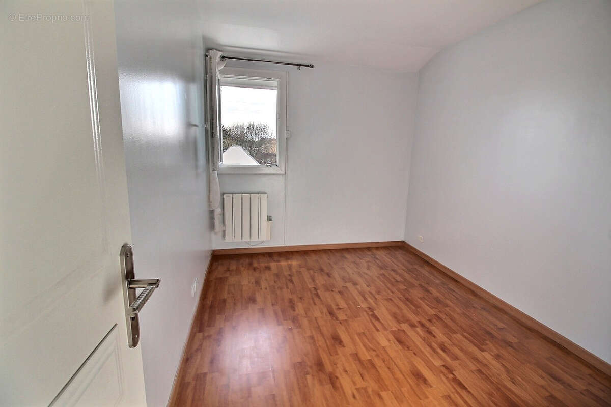 Appartement à MONTIGNY-LE-BRETONNEUX