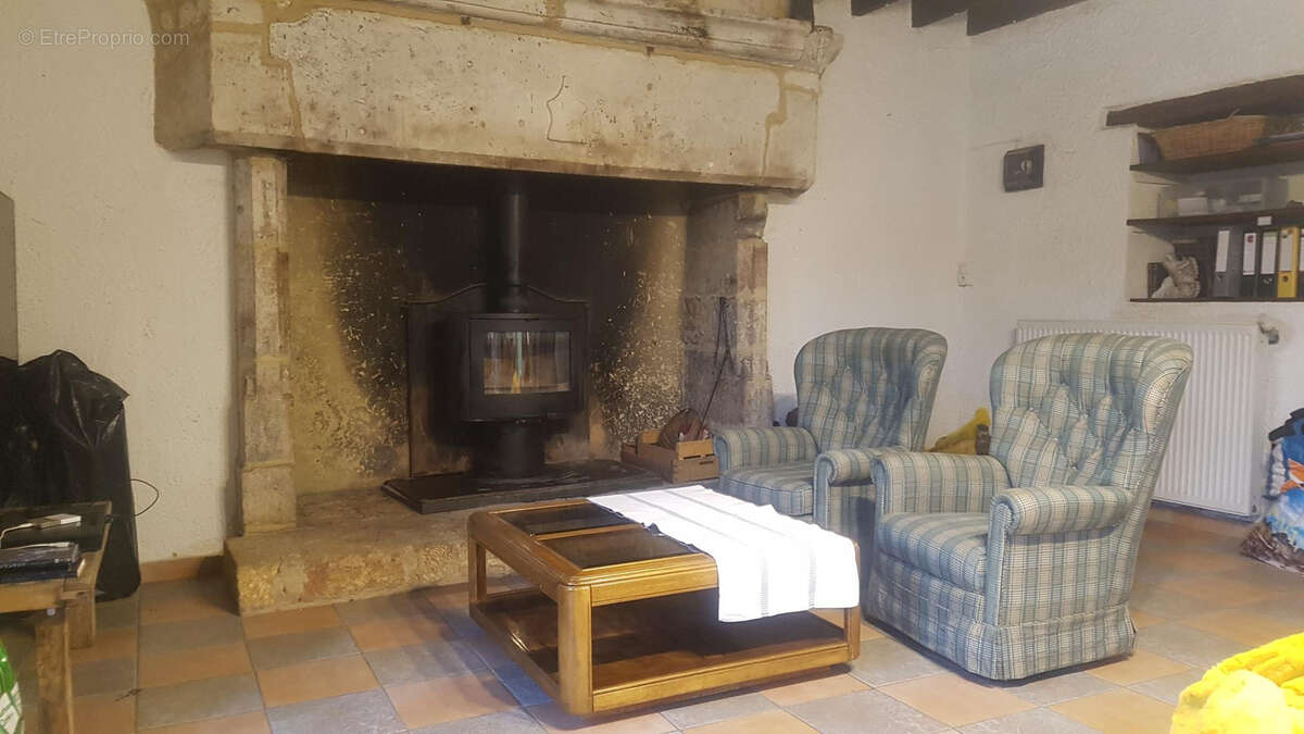 Maison à SALIGNAC-EYVIGUES