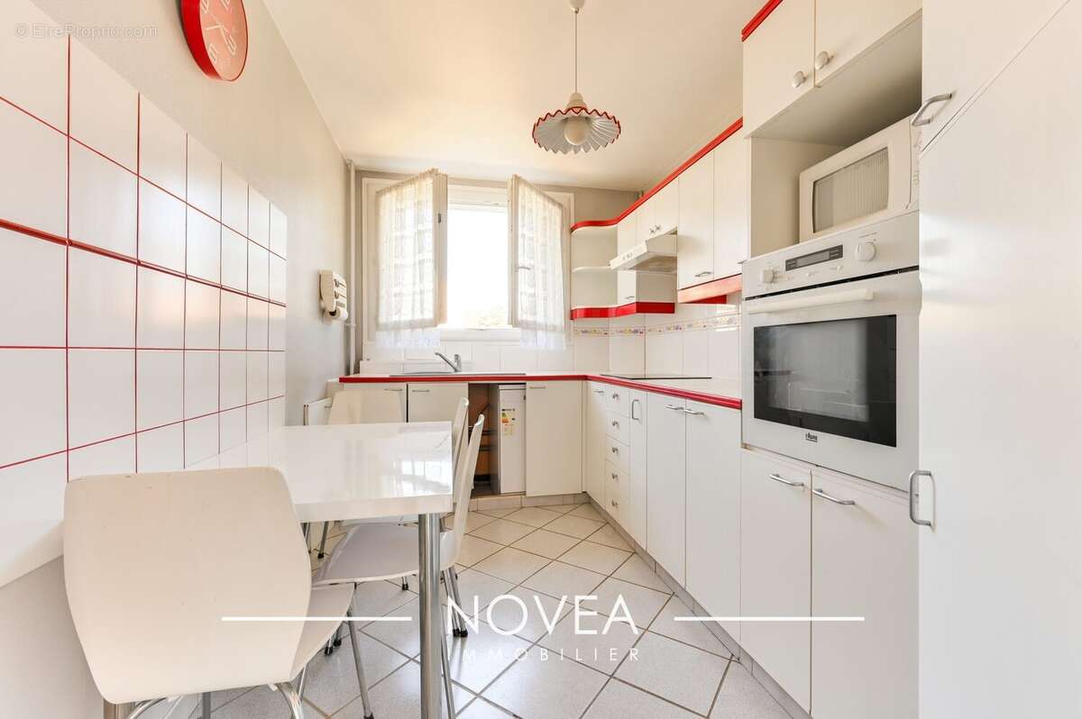 Appartement 81 m² à Oullins  - photo 7