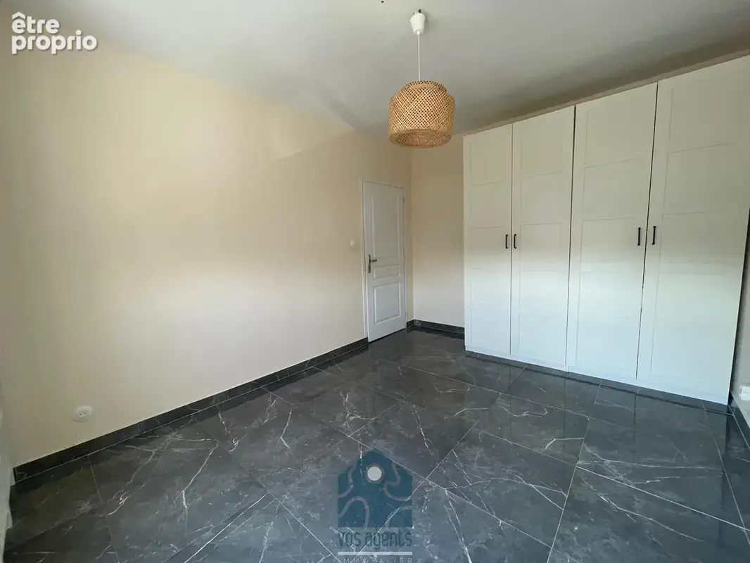 Ensemble immobilier comprenant une maison avec 2 chambres, jardin et un studio en annexe, un appartement indép - photo 13