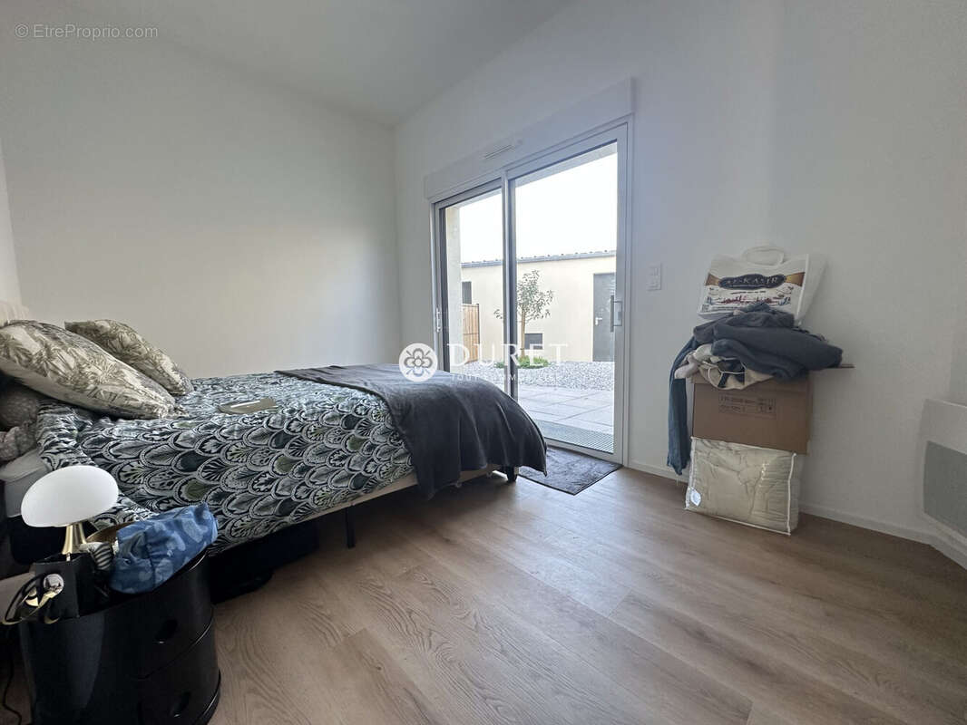 Appartement à LES LANDES-GENUSSON