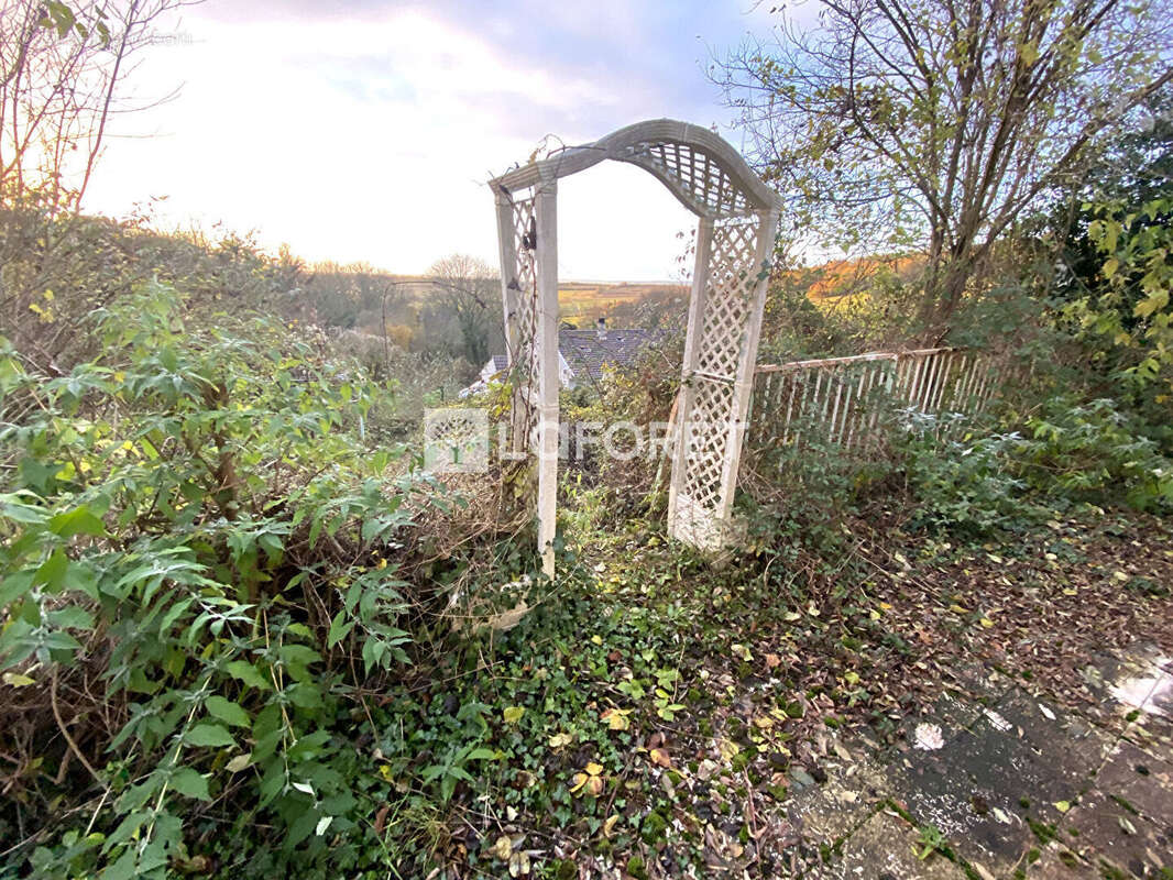 Maison à FOLLAINVILLE-DENNEMONT