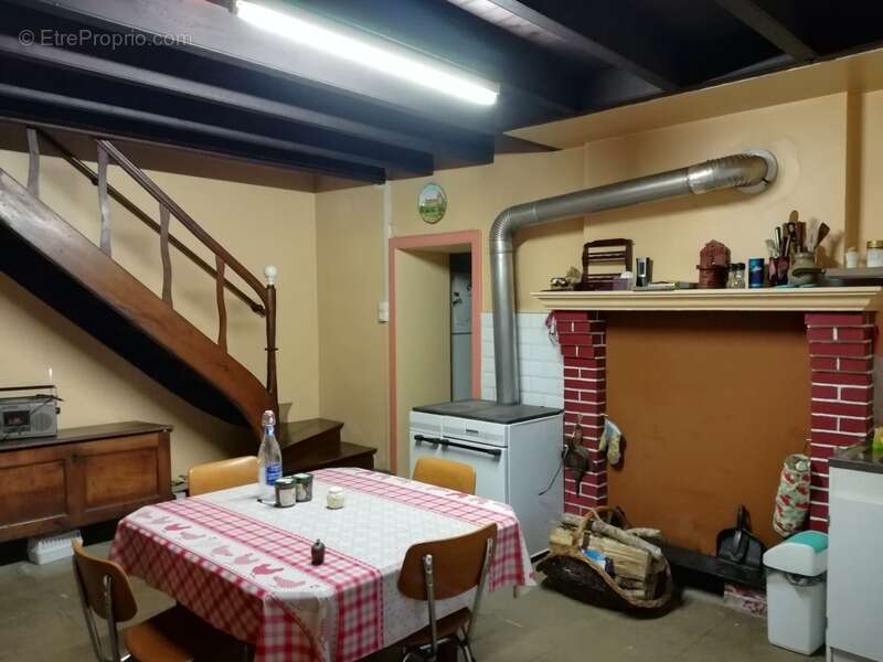 Maison à DOMPIERRE-LES-EGLISES