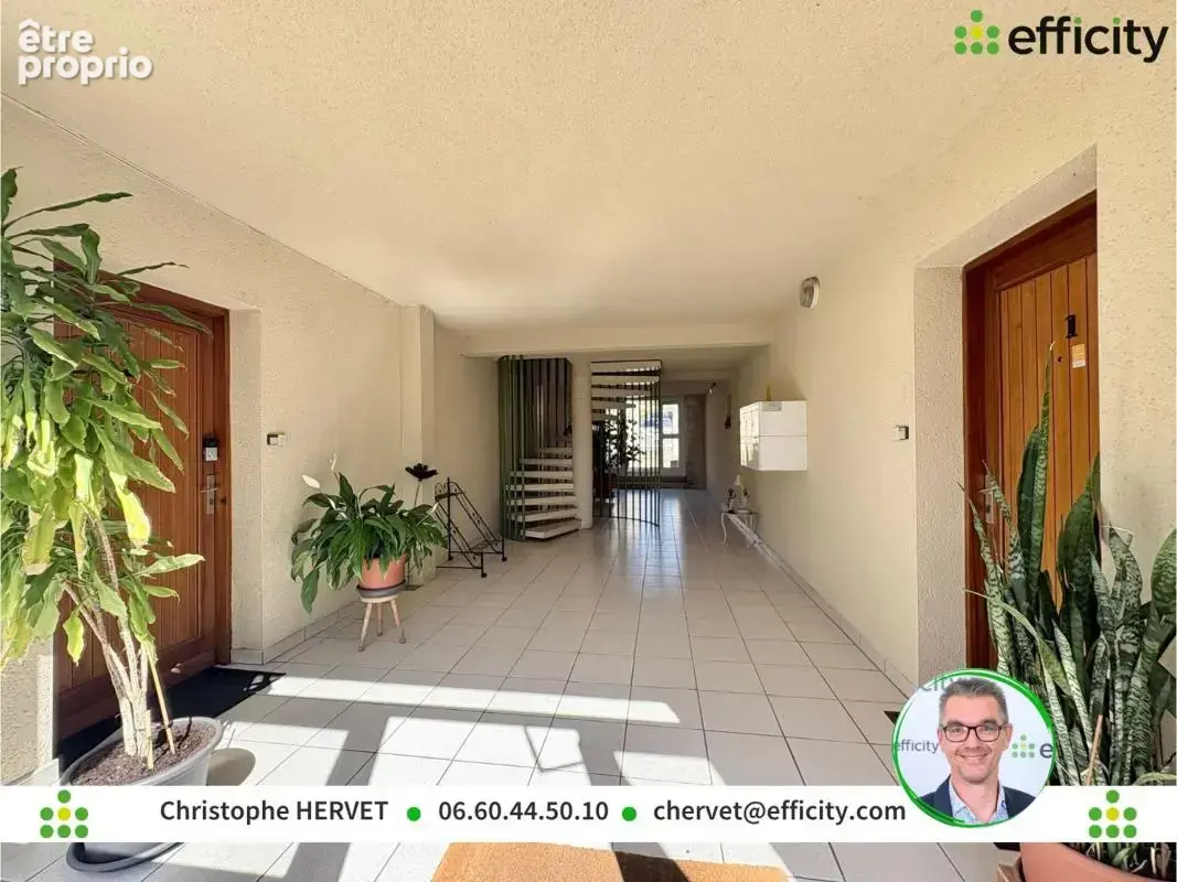 Appartement 296 m² à Ruelle-Sur-Touvre  - photo 5