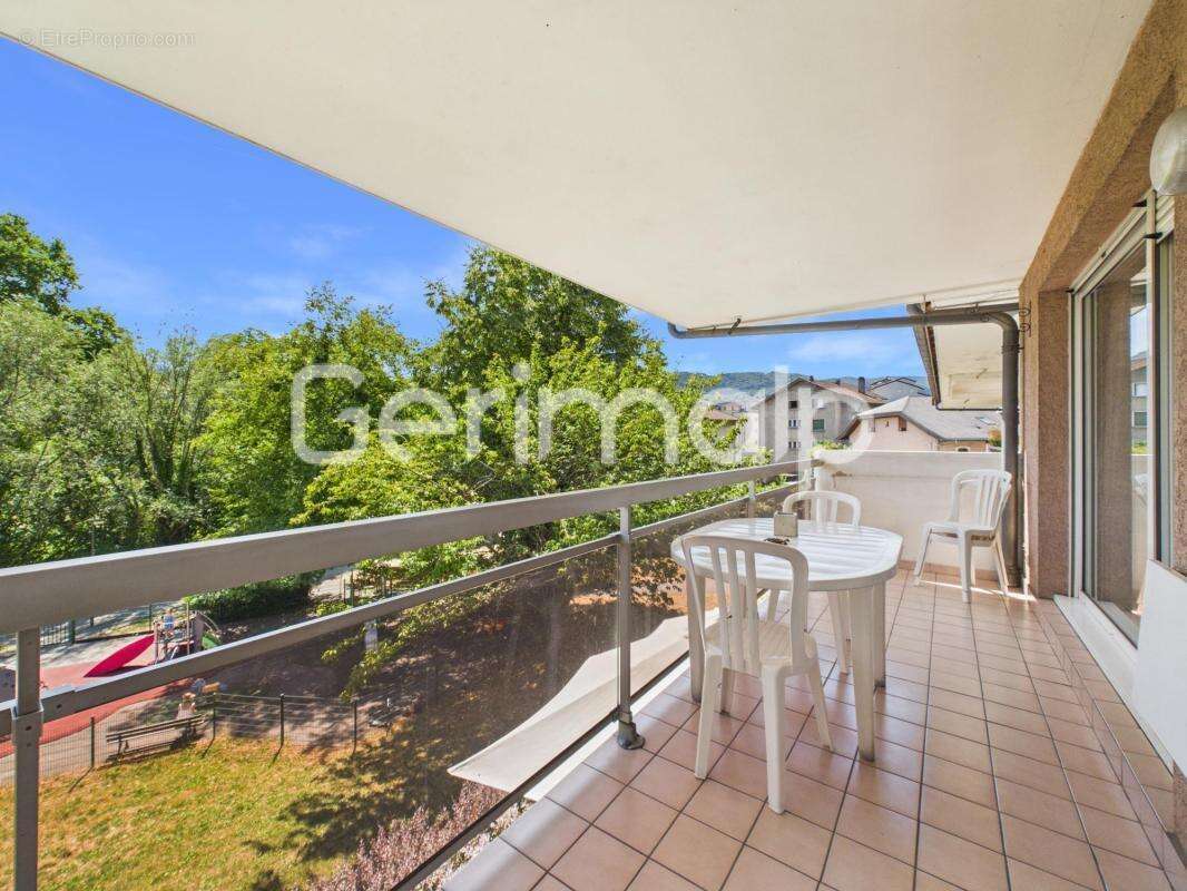 Vente - Appartement - 3 pièces + cuisine - 68,35 m² - 369 000 € - photo 10