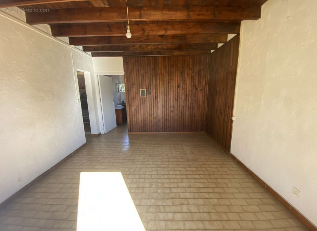 Maison de charme à un fort potentiel d'environ 85 m2 avec 591 m2 de terrain à Ardoix... - photo 12