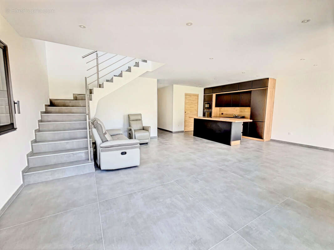 Maison à VIVIERS-DU-LAC