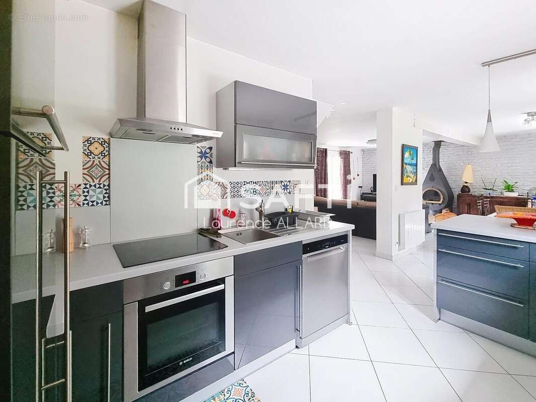 Photo 6 - Maison à VALLANGOUJARD