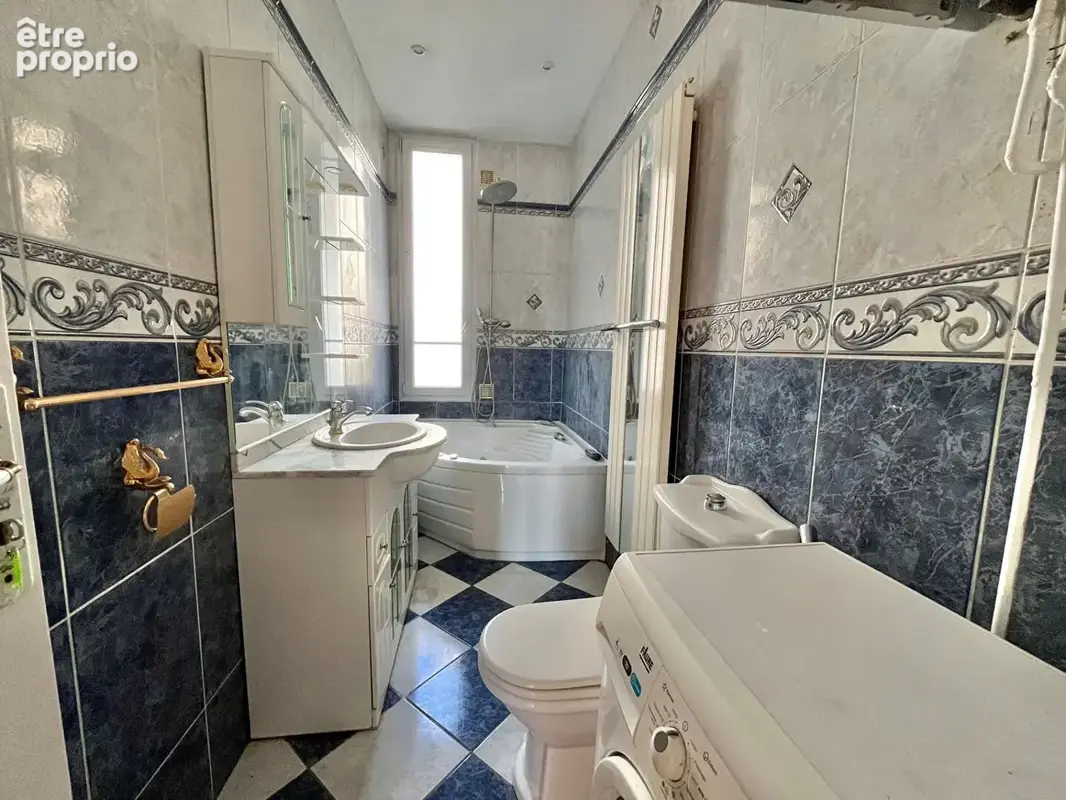 F4 de 77 m² en plein centre historique - photo 6